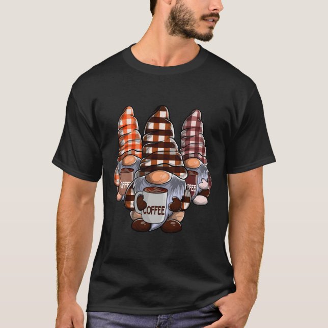 Camiseta Three Coffee Gnomes Gnome Coffee Coffee Gnome (Anverso)