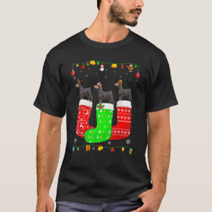 Camiseta Three Dobermann Dog In Christmas Socks Matching Xm
