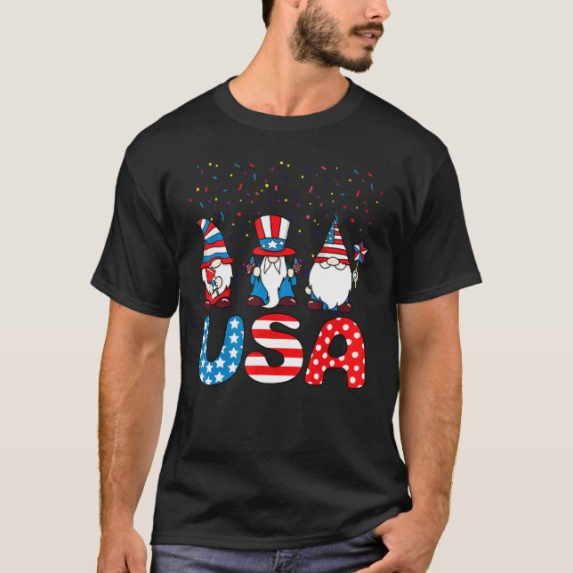 Camiseta Three Gnomes Celebrating Independence Usa Day 4th  (Anverso)