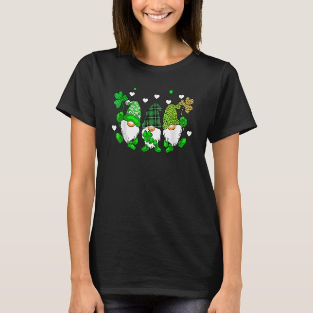 Camiseta Three Gnomes Holding Shamrock Leopard Plaid St Pat (Anverso)