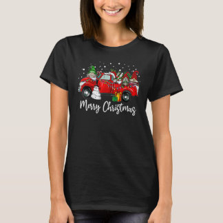 Camiseta Three Gnomes in Red Truck With Merry Christmas Tre