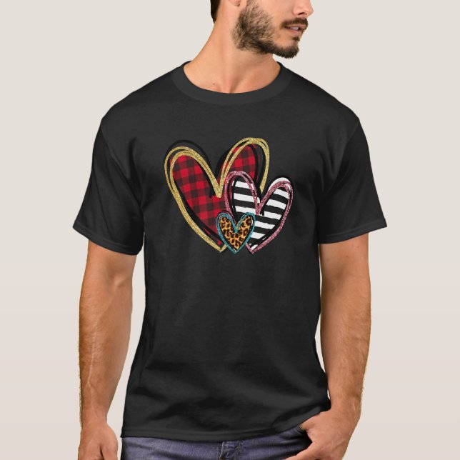 Camiseta Three Hearts Leopard Buffalo Plaid Valentine's day (Anverso)