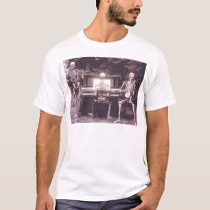 Camiseta Three Skeletons Playing Music – Antique Macabre Il