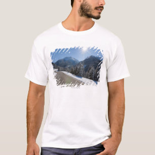 Camiseta Thrugh vacío idílico del camino un paisaje del