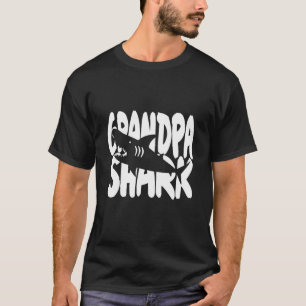 Camiseta Tiburón Abuelo En Un Océano De Vida Silvestre