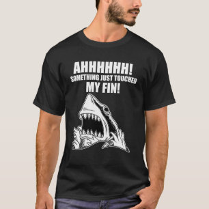 Camiseta Tiburón asustado, algo ha tocado mi aleta
