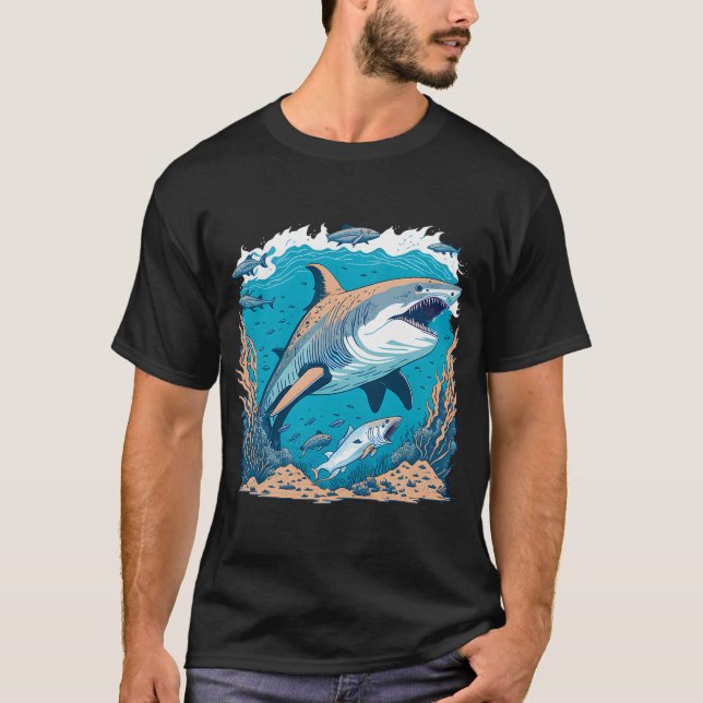 Camiseta Tiburón blanco nadando con peces pequeños (Anverso)