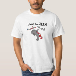 Camiseta tiburón de la libertad de la TECNOLOGÍA de la