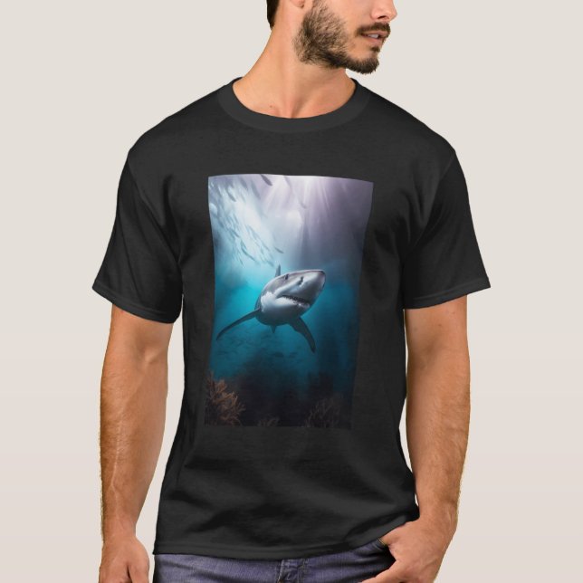 Camiseta Tiburón peligroso bajo el agua (Anverso)
