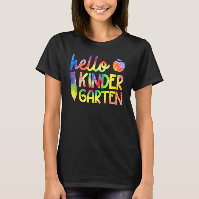 Camiseta Tie Dye Hello First Grado Equipo Kindergarten Back (Anverso)