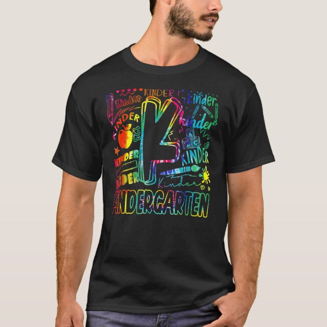 Camiseta Tie Dye Kindergarten Typography Team Kindergarten (Anverso)