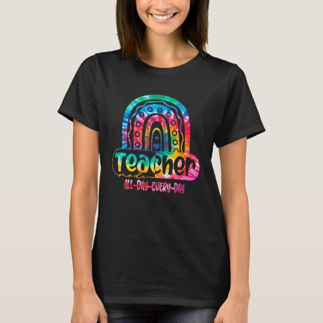 Camiseta Tie Dye Rainbow Teacher Mode All Day Bac (Anverso)