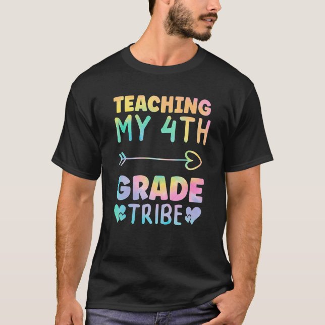Camiseta Tie Dye Teacher Testing Day Enseñar Mi 4º Grado (Anverso)