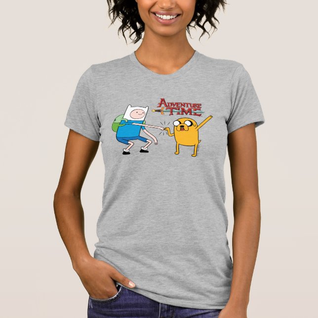 Camiseta Tiempo de aventura | Finn & Jake Fist Bump (Anverso)