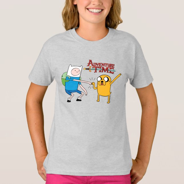 Camiseta Tiempo de aventura | Finn & Jake Fist Bump (Anverso)