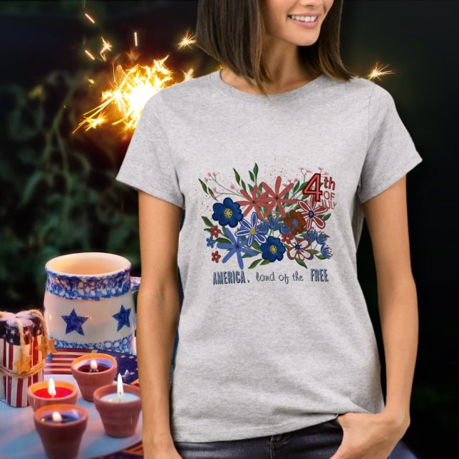 Camiseta Tierra de los Estados Unidos de los patrióticos fl (America Land of the Free Floral Patriotic T-Shirt)