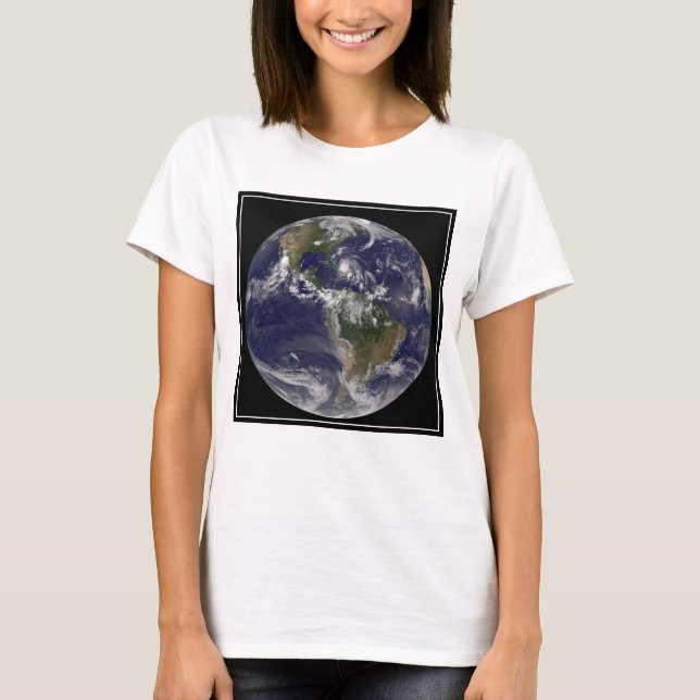Camiseta Tierra Llena Con El Huracán Irene Por Las Bahamas. (Anverso)