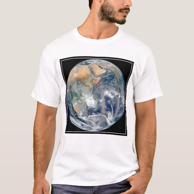 Camiseta Tierra Llena Que Muestra El Hemisferio Oriental. (Anverso)