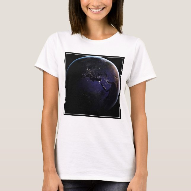 Camiseta Tierra Llena Que Muestra Luces De La Ciudad De Eur (Anverso)