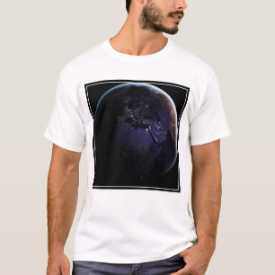 Camiseta Tierra Llena Que Muestra Luces De La Ciudad De Eur
