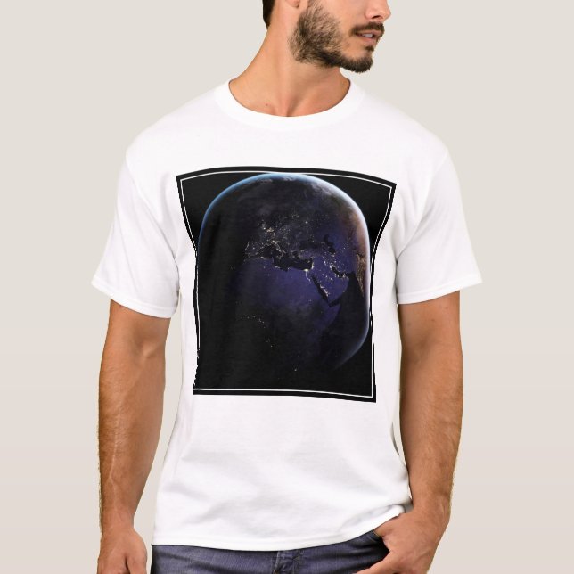 Camiseta Tierra Llena Que Muestra Luces De La Ciudad De Eur (Anverso)