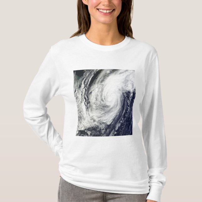 Camiseta Tifón Chaba sobre las islas Ryukyu, Japón (Anverso)