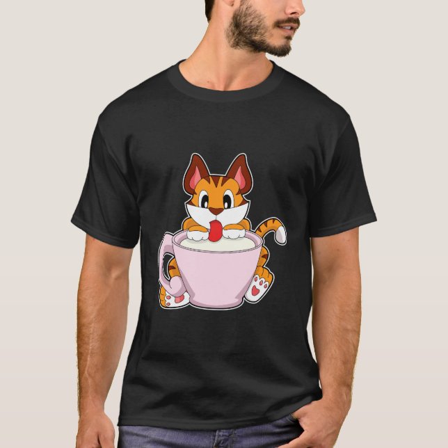 Camiseta Tiger cat with Cup of Milk.PNG (Anverso)