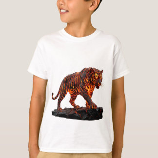 Camiseta Tigre majestuoso de lava fundida merodeando tierra
