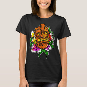 Camiseta Tiki en una cama de flores