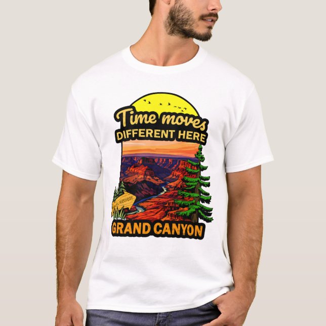 Camiseta Time Moves Differently Here – Canyon Nature Hiking (Anverso)