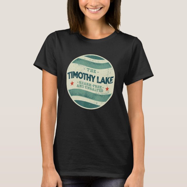 Camiseta Timothy Lake Shark Camping Orego libre y sin sal (Anverso)