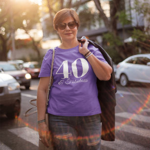 Camiseta Tipeografía Púrpura y Blanca 40 & Fabuloso