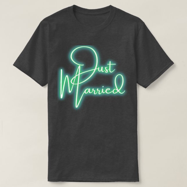 Camiseta Tipo escrito a mano anunciando recién con Green De (Diseño del anverso)