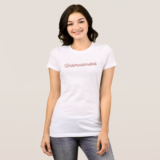 Camiseta Tipo rojo "subestimado"