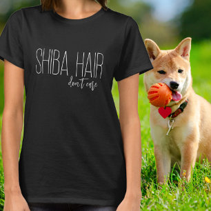 Camiseta Tipografía Blanca Shiba Hair Don’t Care