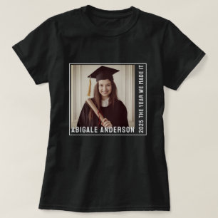 Camiseta Tipografía blanca y estatuas fotográficas