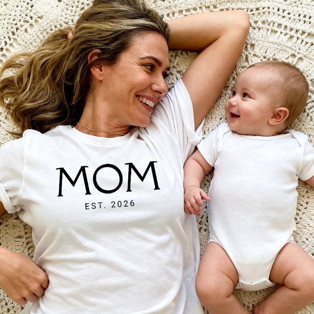Camiseta Tipografía Clásica Negra Mamá Establecida (Subido por el creador)