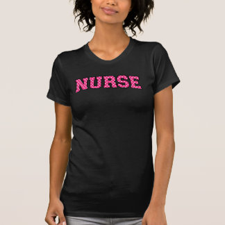 Camiseta Tipografía de Enfermera con Lunares Rosados