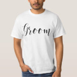 Camiseta Tipografía de guión moderno Groom<br><div class="desc">Diseño de fiesta nupcial de moda y moda.</div>