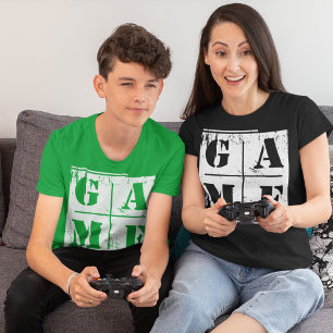 Camiseta Tipografía de juego con estilo desgastado