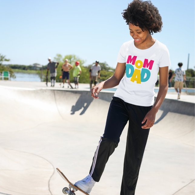 Camiseta Tipografía de mamá y papá (mom dad family t-shirt (custom content))