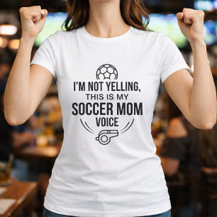Camiseta Tipografía de voz de mamá futbolera a todo volumen