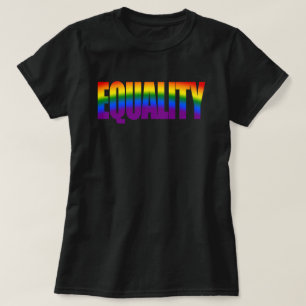Camiseta Tipografía del arcoiris de gradiente colorido de i