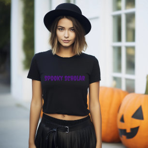 Camiseta Tipografía espeluznante de color púrpura