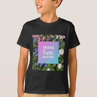 Camiseta Tipografía floral Trans Lives