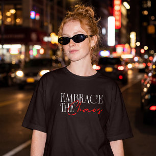 Camiseta Tipografía minimalista de guión del Caos