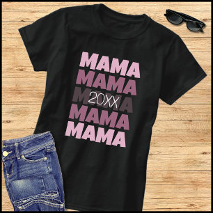Camiseta Tipografía repetida rosa promovida a mamá 2026