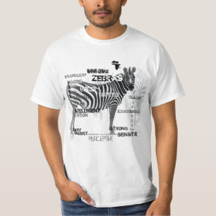 Camiseta Tipografía única de cebras en blanco y negro