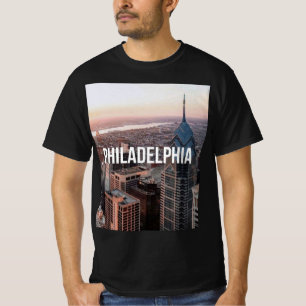 Camiseta Tipografía Vista Aérea del Horizonte de Filadelfia
