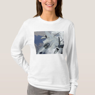 Camiseta Tirones de un F-15 Eagle lejos de un KC-135